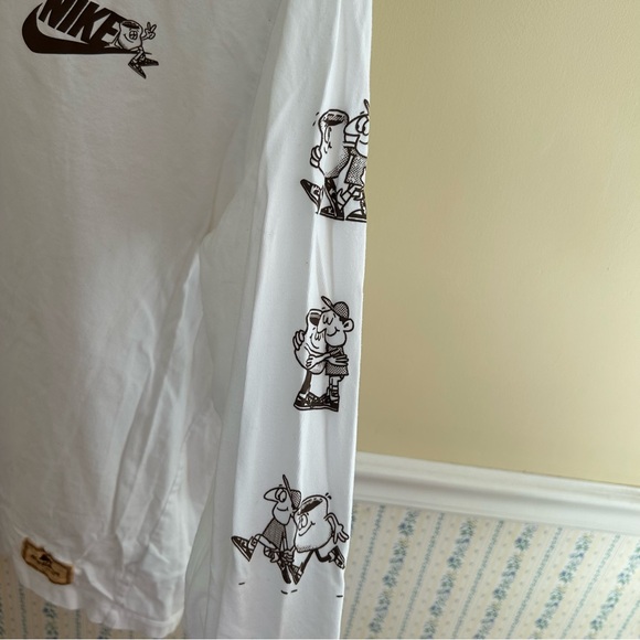 Nike Long Sleeve Graphic Top - Picture 5 of 7